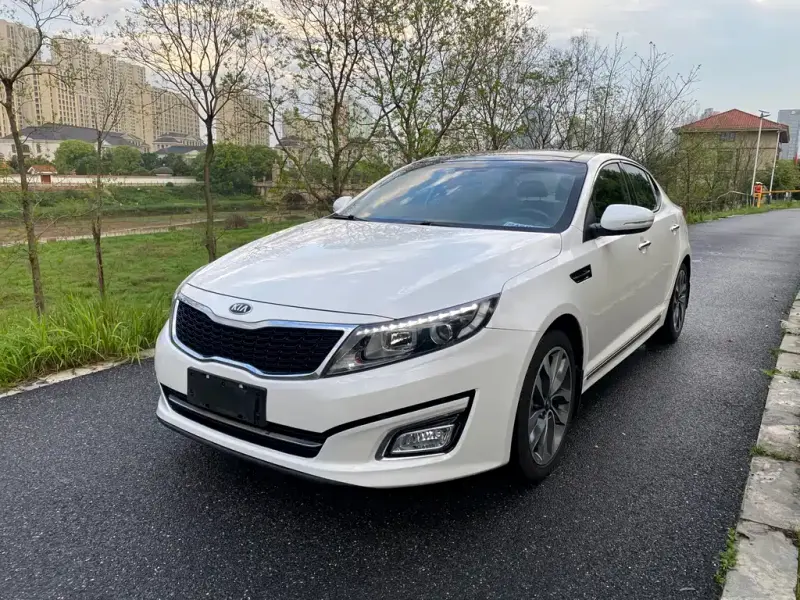 Kia K5, 2015