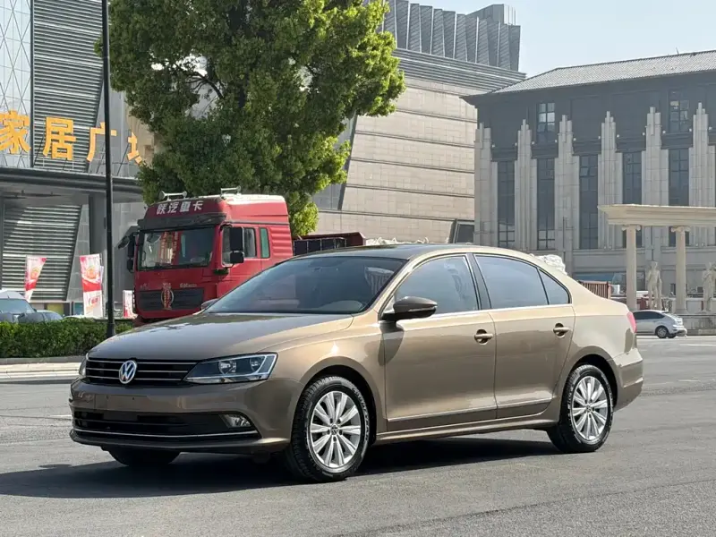 Volkswagen Sagitar, 2015