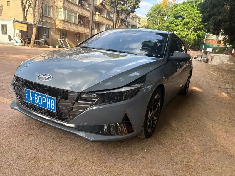 Hyundai Elantra, 2022