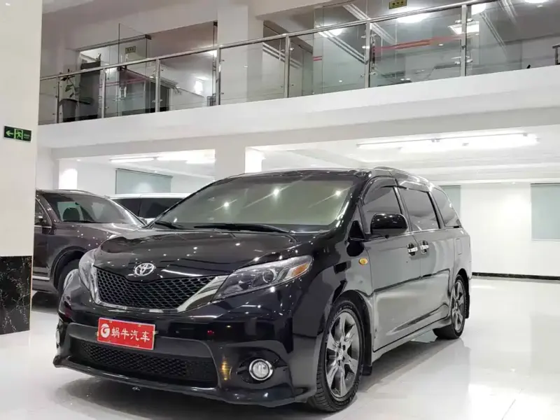 Toyota Sienna, 2016
