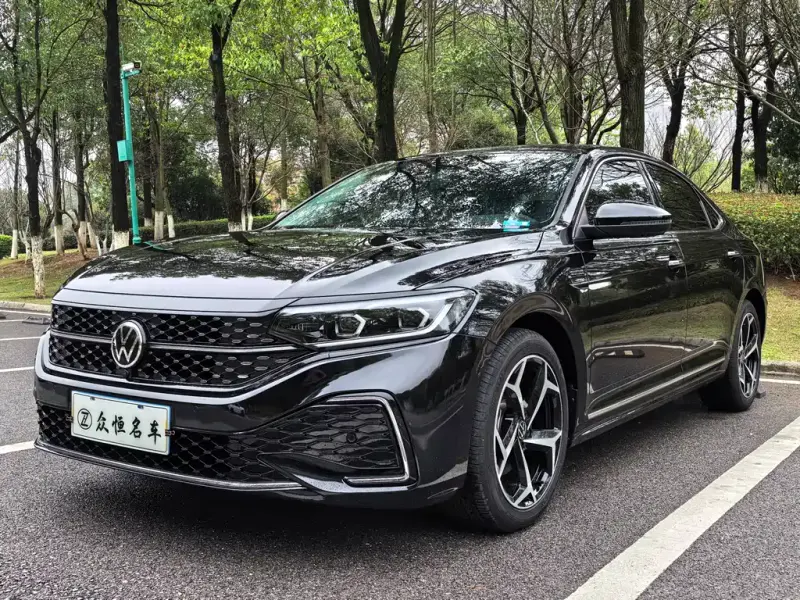 Volkswagen Passat, 2023