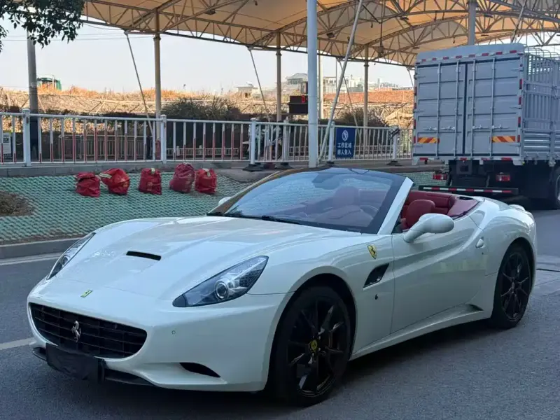 Ferrari California T, 2013