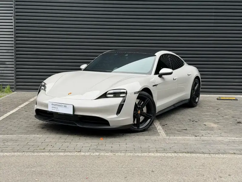 Porsche Taycan, 2020