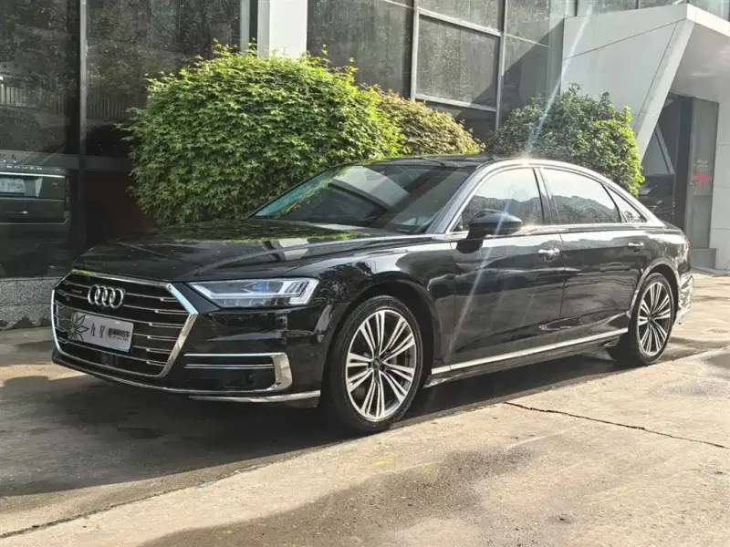 Audi A8, 2022
