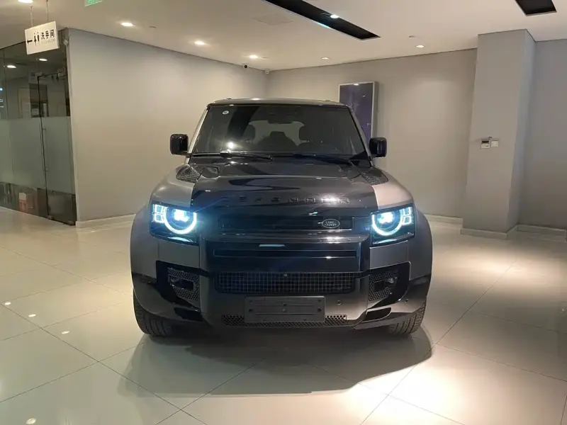 Land Rover Defender, 2024