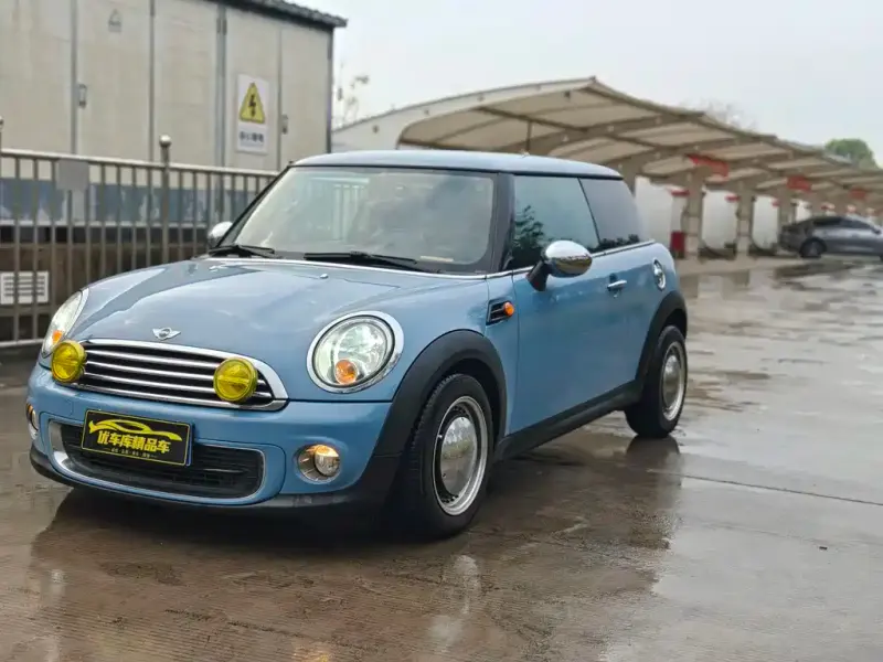 MINI Mini, 2012