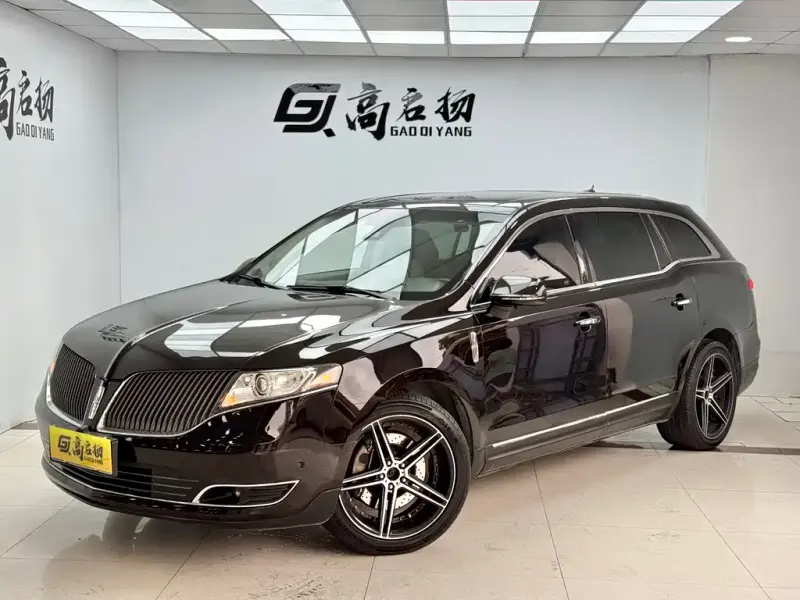 Lincoln MKT, 2014