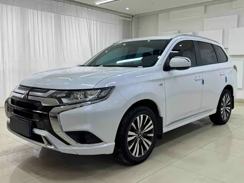 Mitsubishi Outlander, 2022