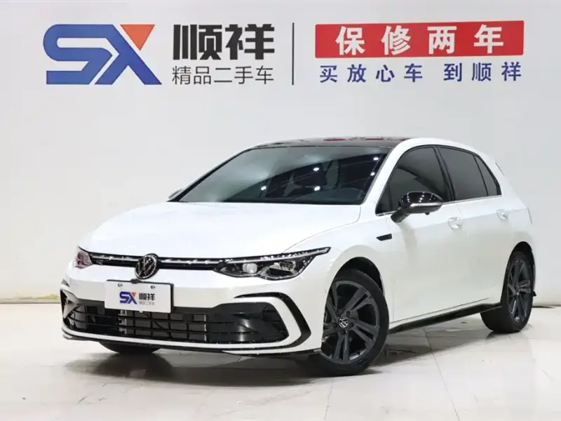 Volkswagen Golf, 2024
