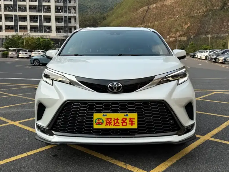 Toyota Granvia, 2024