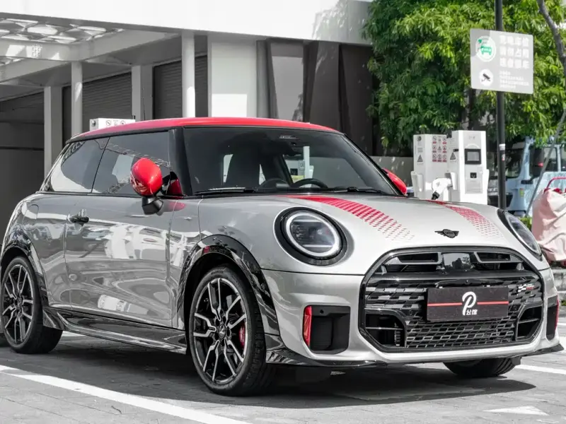 MINI JCW, 2025