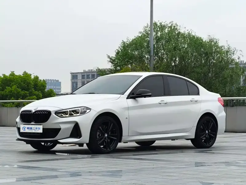 BMW 1 Series, 2022