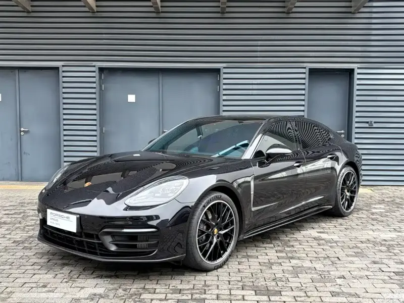 Porsche Panamera, 2023