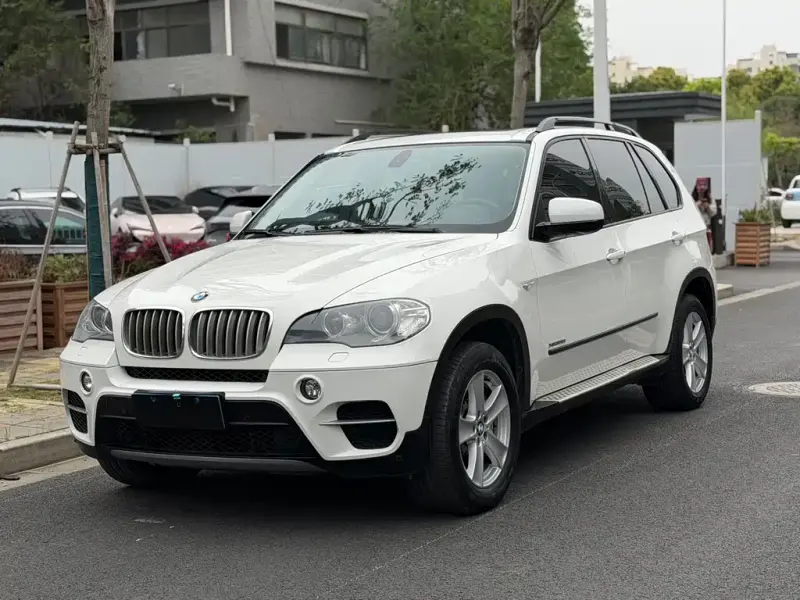 BMW X5 (Import), 2011