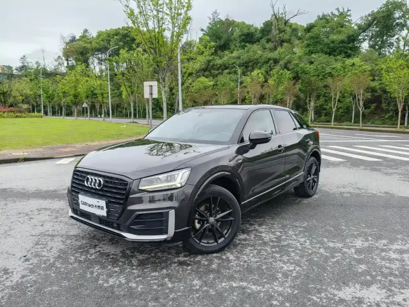 Audi Q2L, 2021