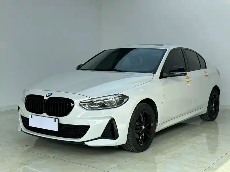 BMW 1 Series, 2022