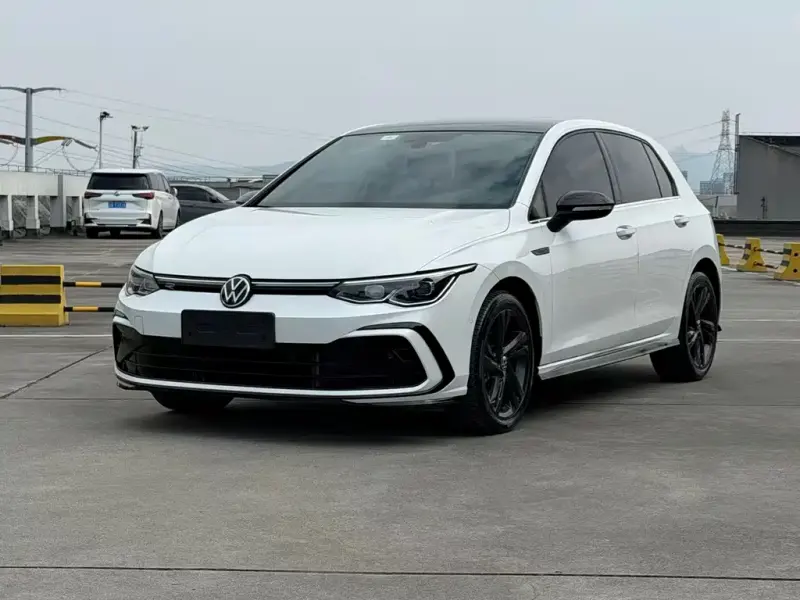 Volkswagen Golf, 2023