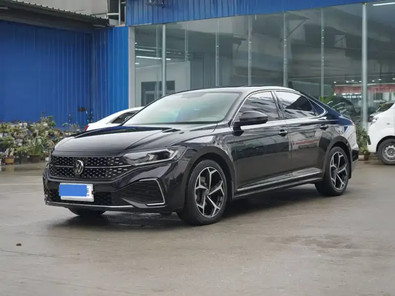 Volkswagen Passat, 2023