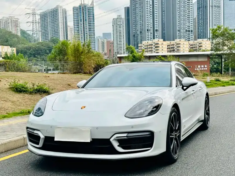 Porsche Panamera, 2023
