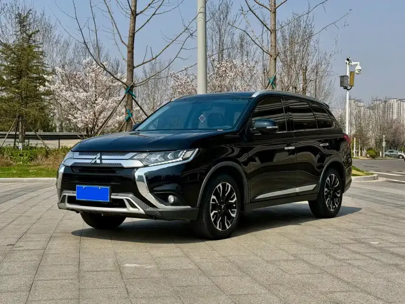 Mitsubishi Outlander, 2020
