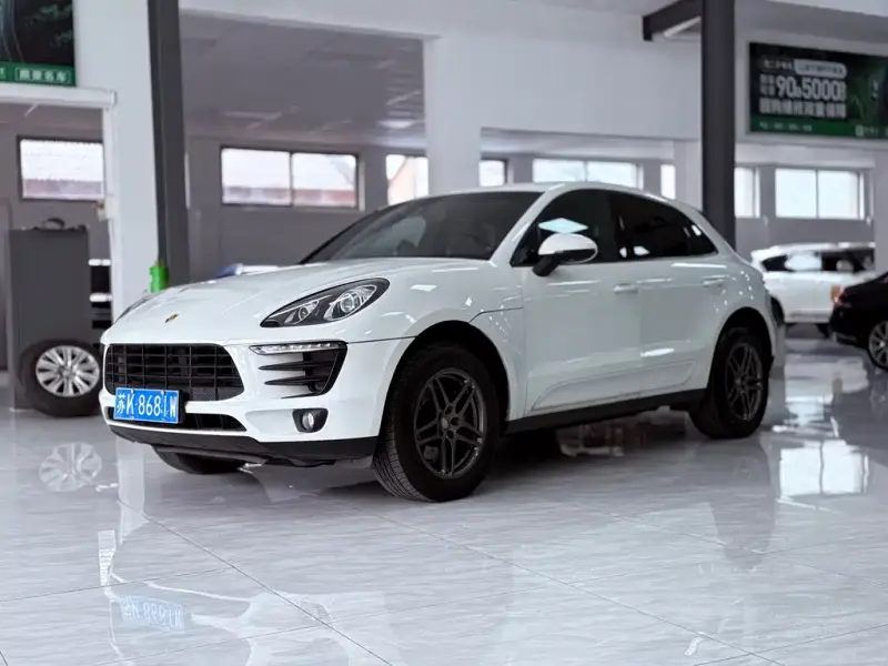 Porsche Macan, 2015
