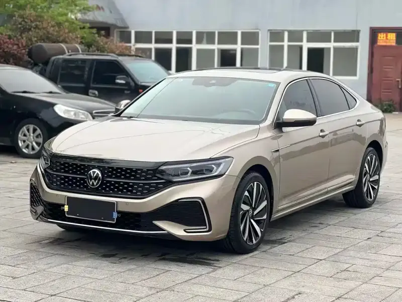Volkswagen Passat, 2021