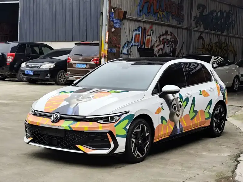 Volkswagen Golf, 2024