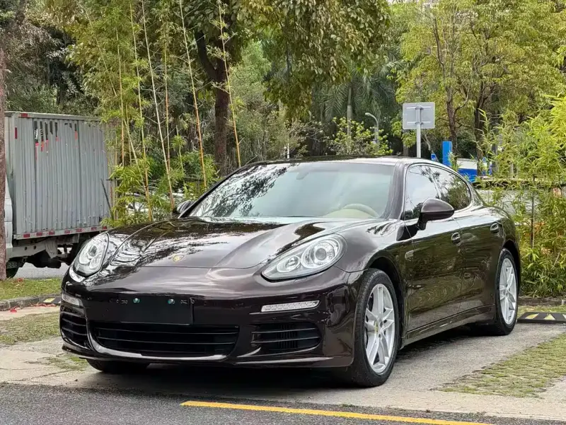Porsche Panamera, 2016