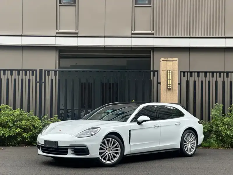 Porsche Panamera, 2019