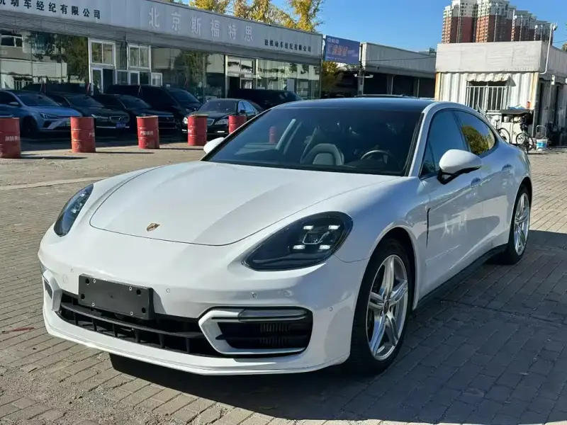 Porsche Panamera, 2023