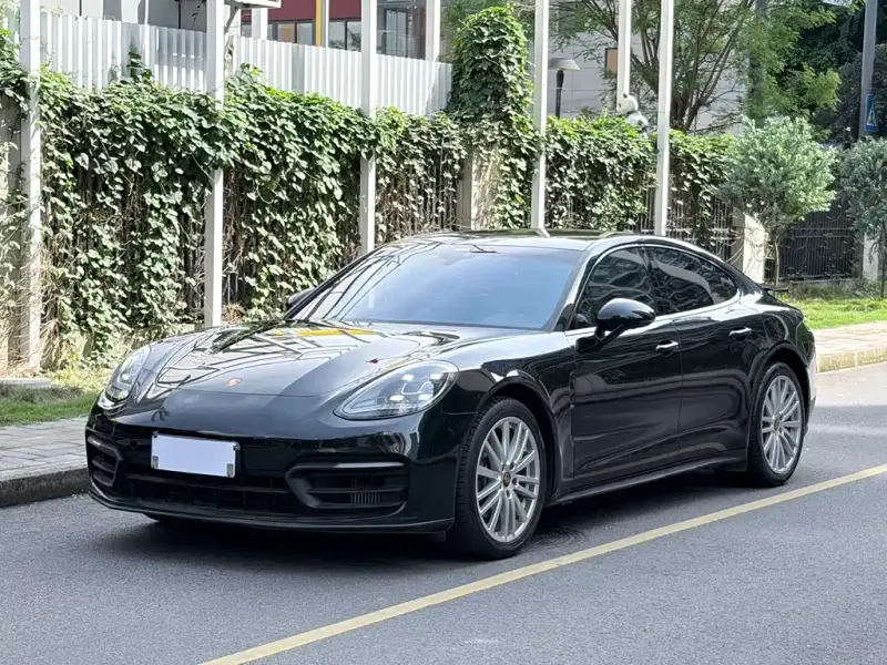 Porsche Panamera, 2023