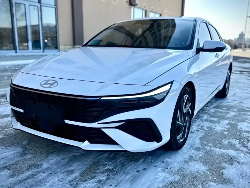 Hyundai Elantra, 2023