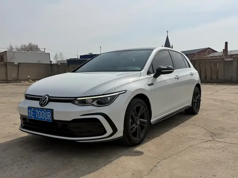 Volkswagen Golf, 2022