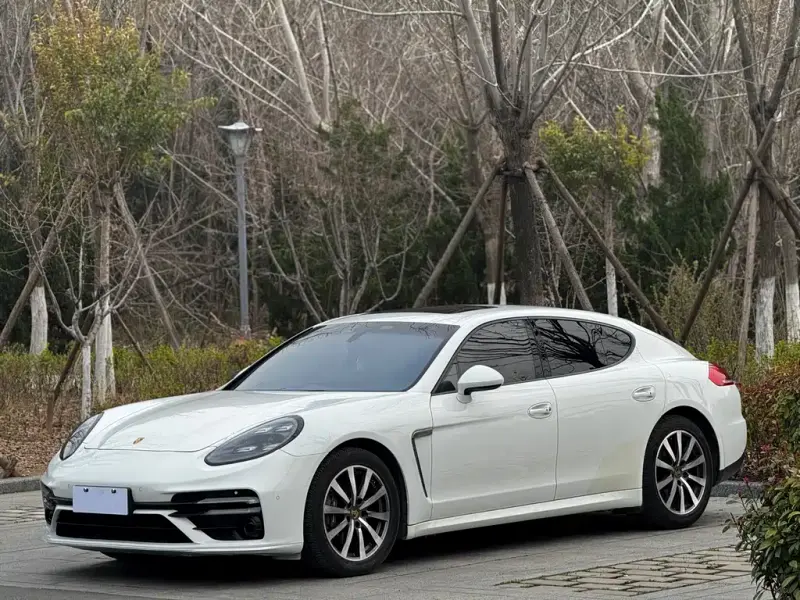 Porsche Panamera, 2015