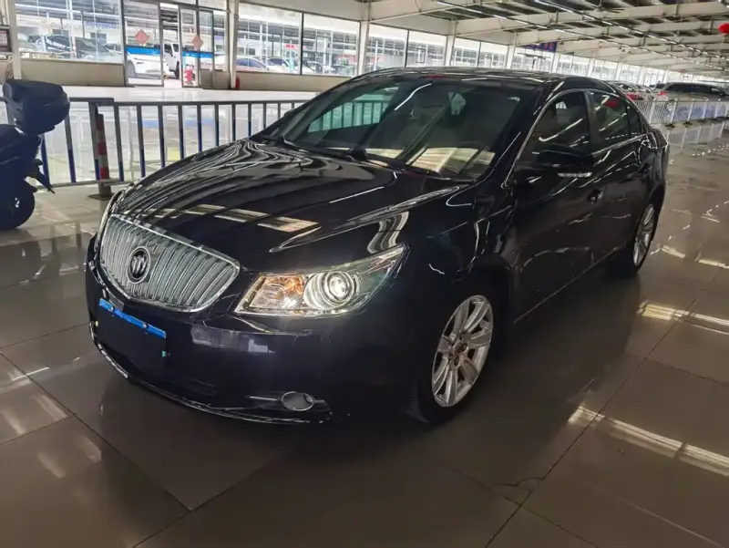 Buick LaCrosse, 2011
