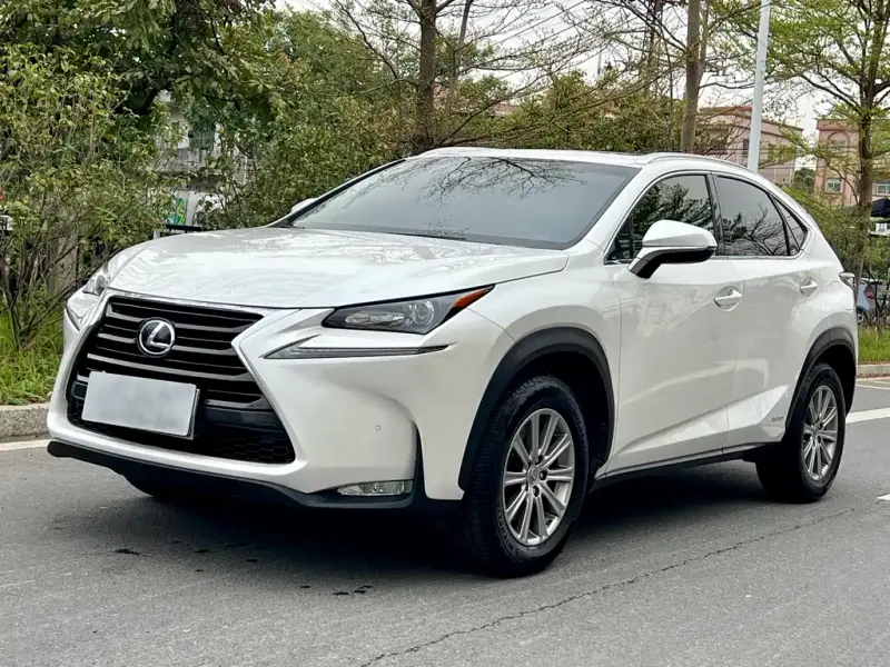 Lexus NX, 2016