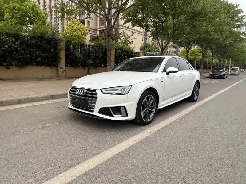 Audi A4L, 2020