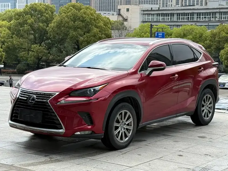 Lexus NX, 2020
