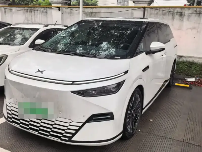 XPeng X9, 2025