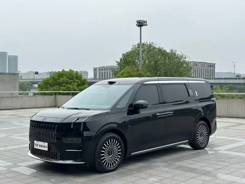 Zeekr 009, 2025