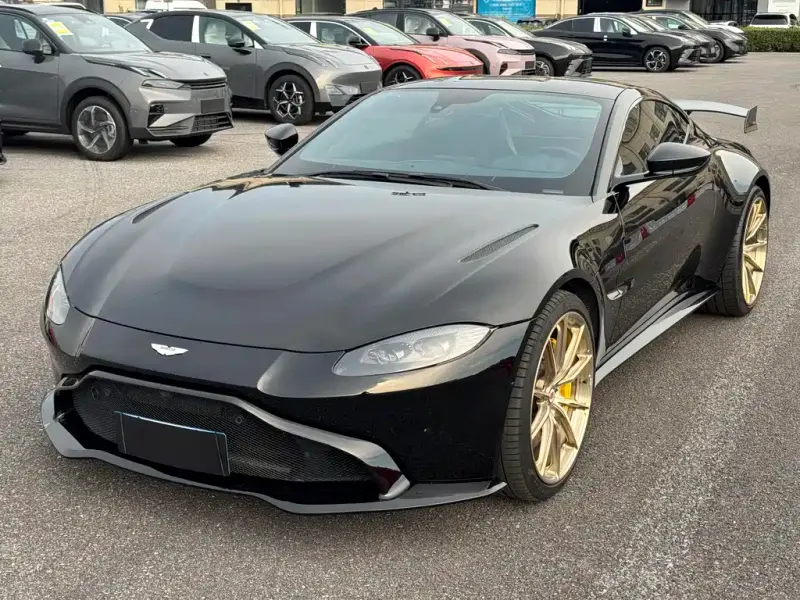 Aston Martin V8 Vantage, 2021