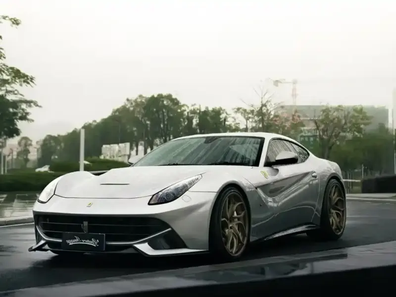 Ferrari F12berlinetta, 2013
