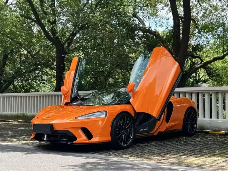 McLaren GT, 2022