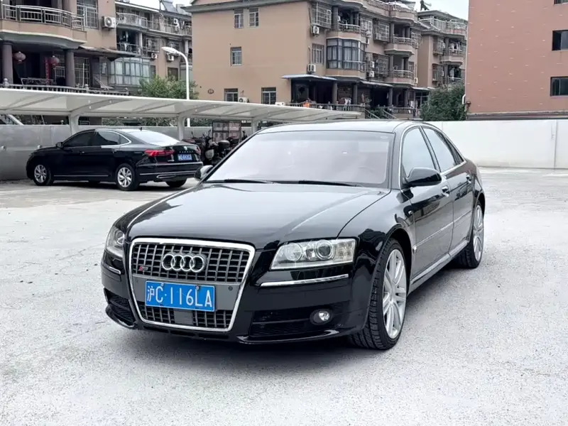 Audi S8, 2008