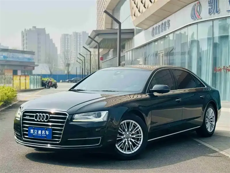 Audi A8, 2015