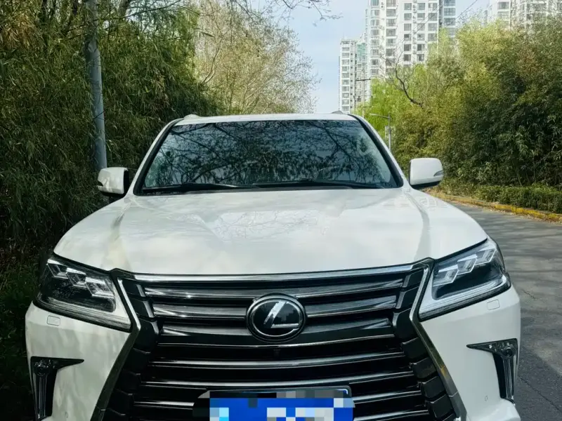 Lexus LX, 2016
