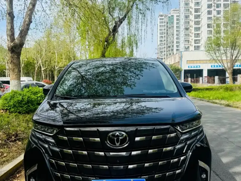 Toyota Alphard, 2025
