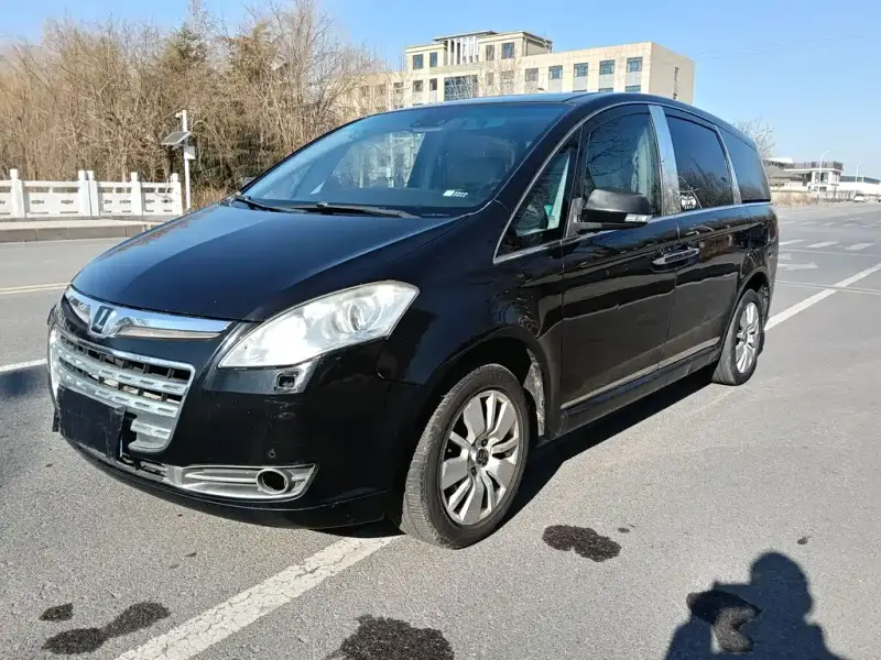 Luxgen Big 7 MPV, 2013