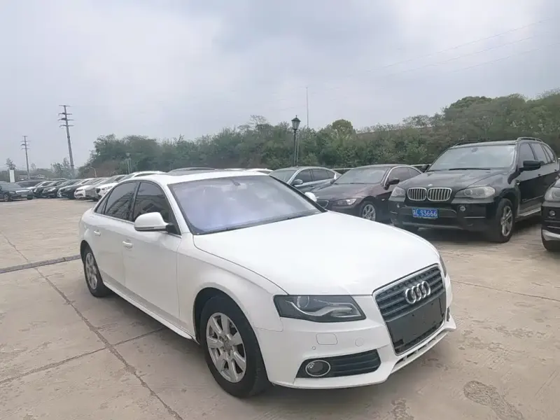 Audi A4L, 2011