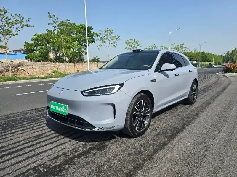 AITO M5, 2025